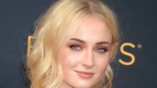 A Trónok harca sztárja, Sophie Turner annyira gyönyörű volt