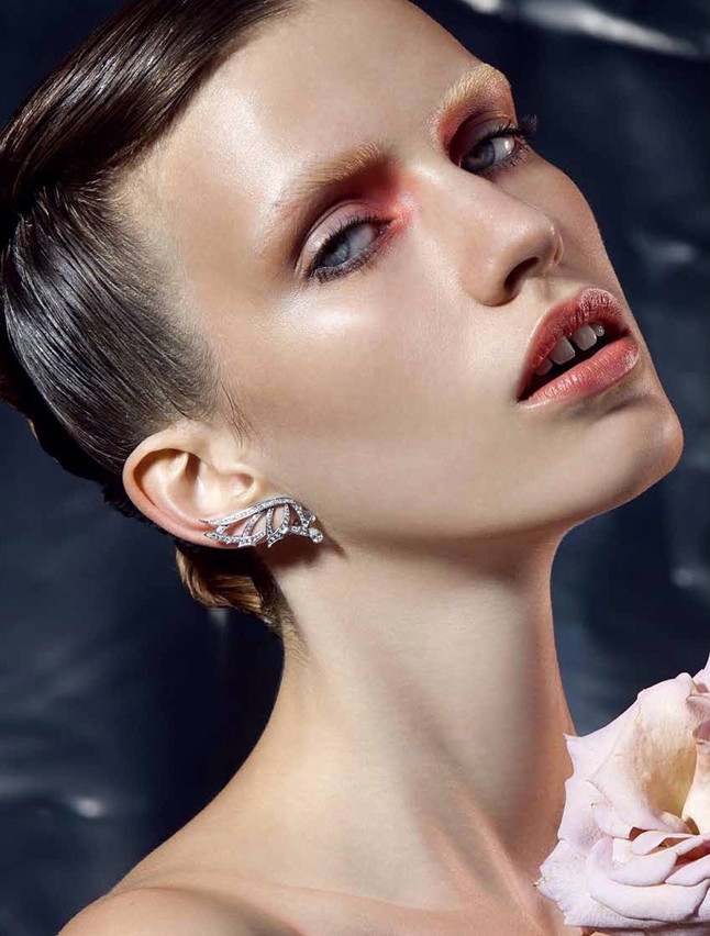 Szepesi Melinda a Harper`s Bazaar éjszakai madárkája