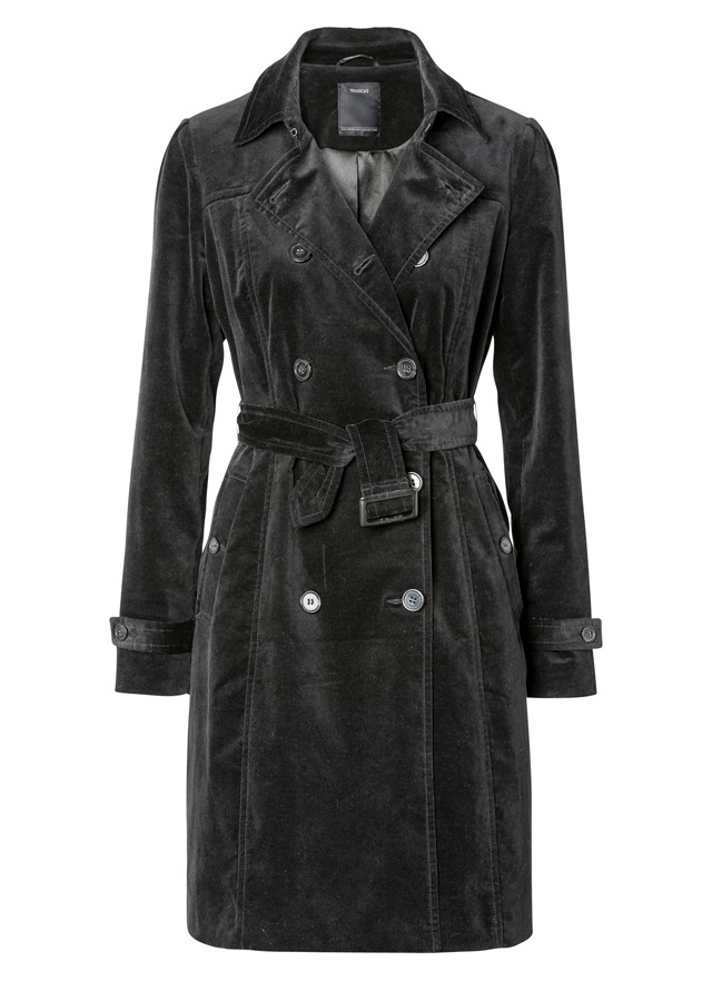 Egy öves, velúrbőr kabát egyszerre vagány és nőies. Egy fekete csipkeruhával is felveheted, ha éppen nem a laza, vagány napjaidat éled.  C&A 17990 Ft