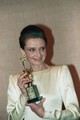 Audrey Hepburn a Golden Globe-gálán a Cecil B. DeMille-életműdíjjal a kezében. A filmvilág iránti szenvedélyét sosem veszítette el – épp ezért tisztelték annyira az utolsó pillanatig.