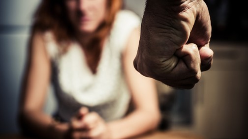 Minden 5. nőt bántalmazzák Magyarországon - Ne titkold el!