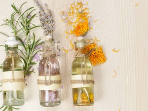 Az öt leghatékonyabb illóolaj, aminek minden háztartásban ott a helye