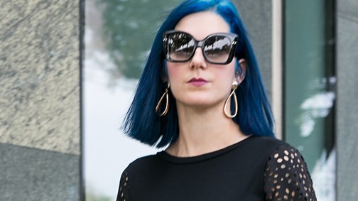 Abonyi Alma egy csajos estével zárja a pénteket