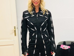 Végre láthatjuk Péterfy Bori kedvenc fellépőruháját!