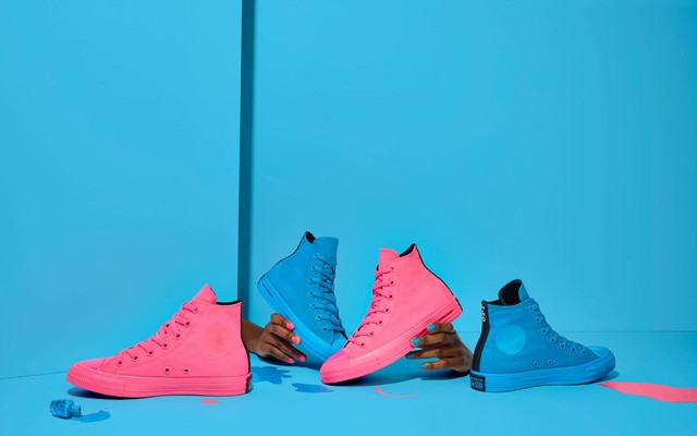 A Converse x OPI neon kollekcióját látnod kell