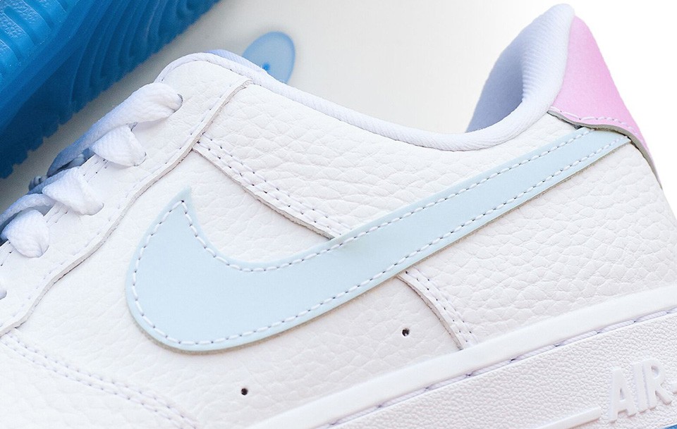  A színváltós Nike sneaker, ha napfény éri