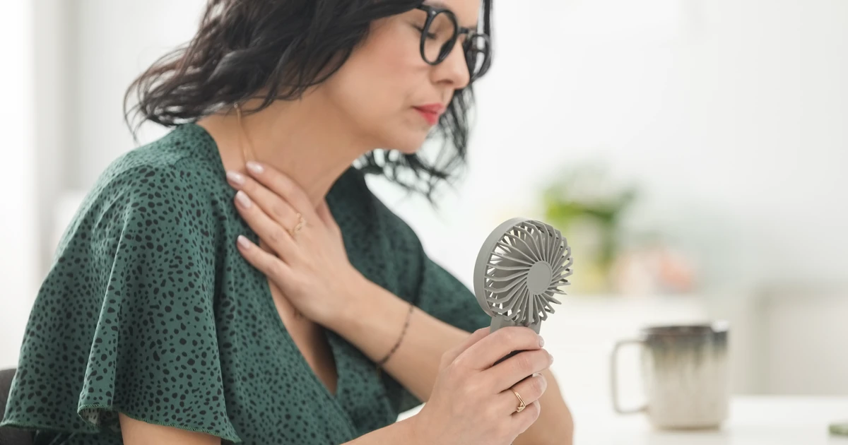 „Kiálltam a kollégák elé, és elmondtam: én is ezzel küzdök” – menopauzaforradalom a Tescónál