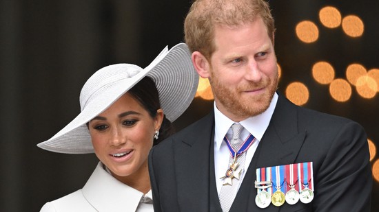 Ezért sietett annyira a házassággal Harry herceg és Meghan Markle egy királyi szerző szerint - a döntés nem is állhatna távolabb a romantikától