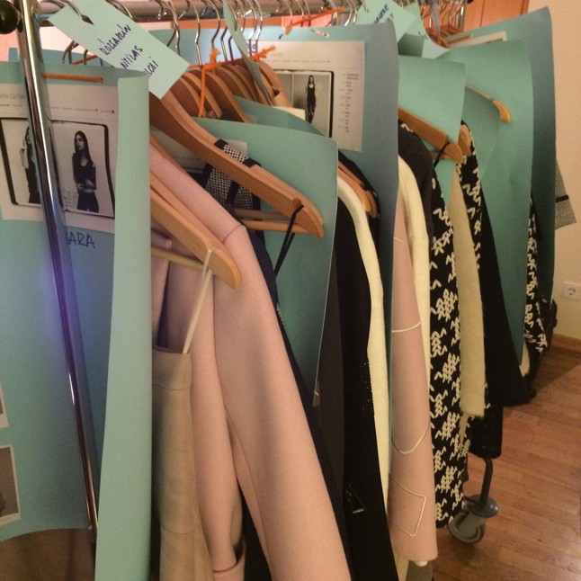 A ruhák már elrendezve