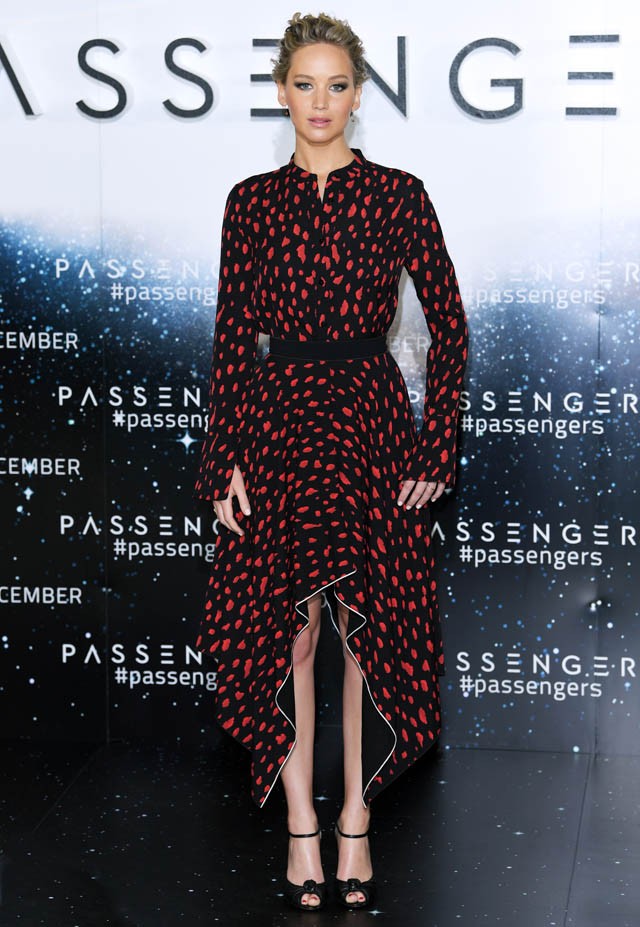 Jennifer Lawrence Proenza Schouler ruhában