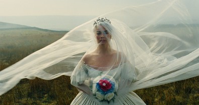 Megnéztük az Üvöltő szelek filmes adaptációját, és tényleg nem mindenkinek való