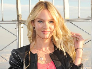 A mindenit! 2 hónappal a szülés után eszméletlen alakja van szőke szupermodellnek