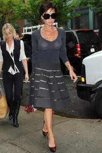 victoria-beckham-200x-d0000317879a4dab7af38.jpg