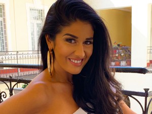 Singh Viki gardóbjából már a lazább darabok is előkerültek