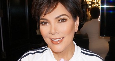 Ezzel a fotóval erősítette meg Kris Jenner Kylie és Khloé terhességét!