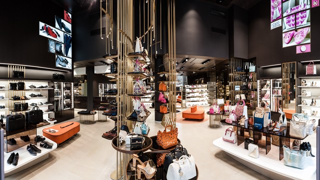 Kazar üzlet nyílt Budapest belvárosában