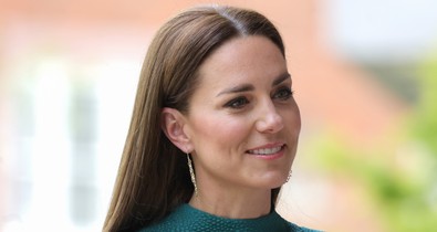 Kate Middleton megmutatta vékony alakját ebben a sikkes ruhában