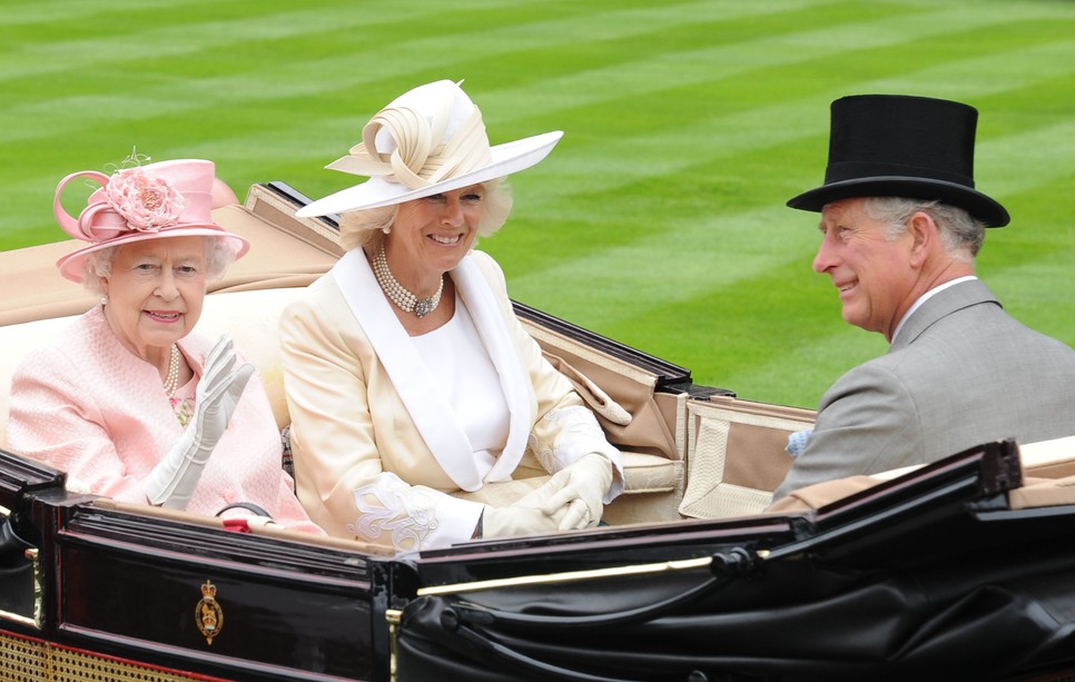 Erzsébet királynő, Károly király és Kamilla királyné is a maga nemében csúcstartó 