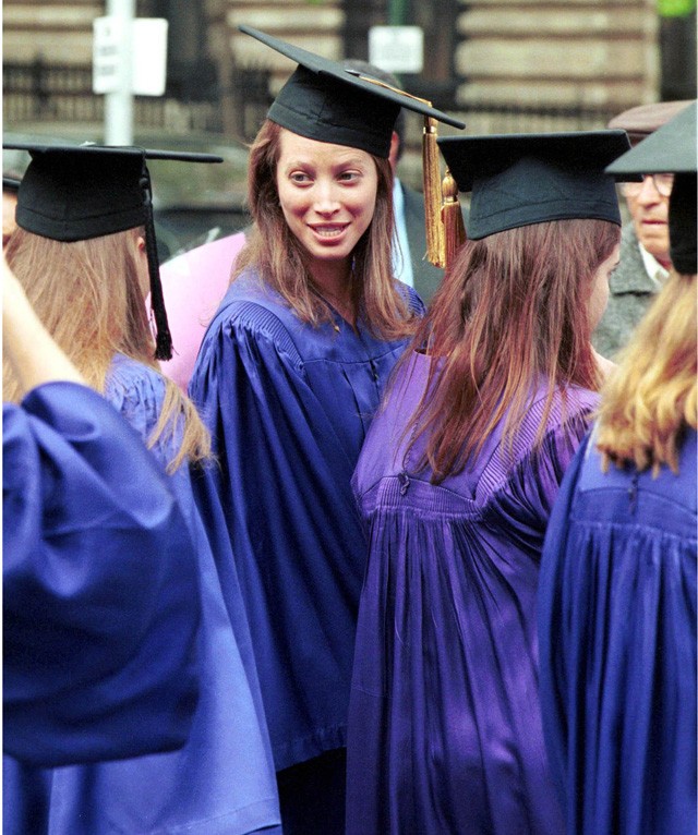 Christy Turlington diplomosztóján 1999-ben
