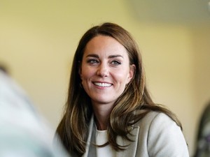 Kate Middleton visszatért a nyaralásról egy hihetetlenül sikkes szettben