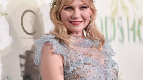 Hű! Kirsten Dunst virágoskertnek öltözött!