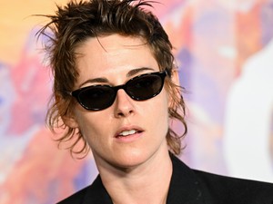 Kristen Stewart visszatért a vörös szőnyegre, a színésznő felesége mellett pózolt a fotósoknak