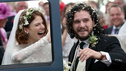 A Trónok harca stábja így ünnepelte Havas Jon esküvőjét