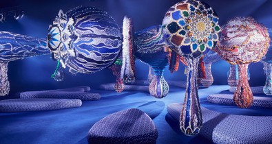 Keretbe foglalt divatműalkotások: A 2020-as évek, mint a divatbemutató enteriőrök aranykora