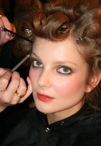 Mihalik Enikő - Issa backstage