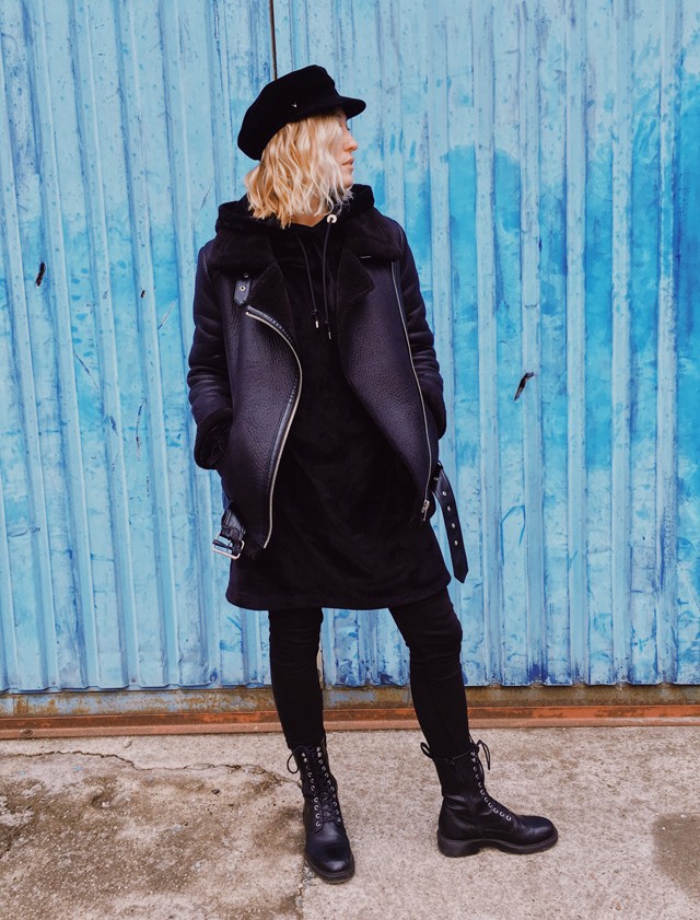 Barbi ma egy szuperkényelmes darabot választott az utazáshoz