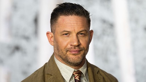 Tom Hardyt többször is műteni kellett: „Mintha minden darabokra hullana”