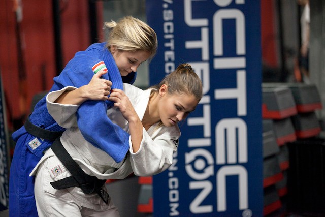 Tiszta szívvel álltam fel a szőnyegre!- interjú Karakas Hedviggel