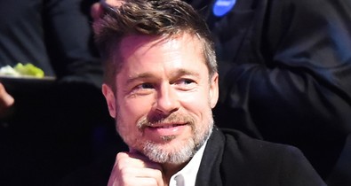 Brad Pitt eszetlen összeget adott volna, hogy Emilia Clarke-kal nézhesse a Trónok harcát