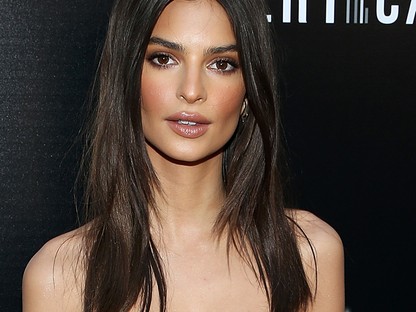 Ahány nap, annyi villantós fürdőruci Emily Ratajkowskitól