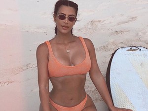 Mindenki Kim Kardashian körmétől van kiakadva! Mi már sajnáljuk őt...