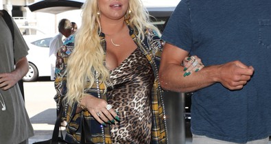 Jessica Simspon megint rendesen kipakolta melleit randevújára