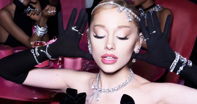 Ariana Grande és a Swarovski csillogással tölti meg a 2024-es ünnepi szezont