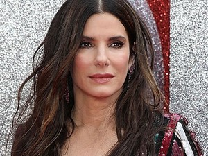 Sandra Bullock bebizonyította, hogy két totál össze nem illő szín is tutin mutat egymás mellett