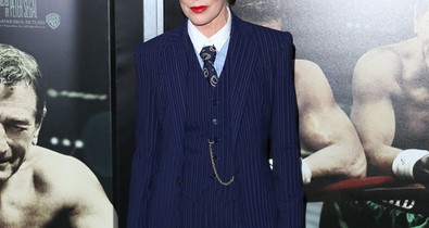 60 éves és ultravagány, ki az?