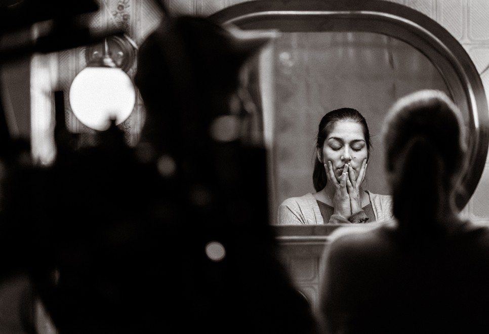 A forgatás során nyugalom és szeretet vette körül az egész stábot, amely különleges légkört teremtett a művészek számára