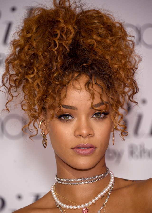 30 év: 30 eszméletlen frizura Rihannától!