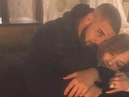 Micsoda vallomás! Drake új dalában Jennifer Lopez után szomorkodik