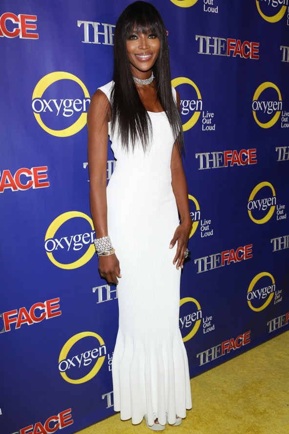 Kedvenc tervezőjének ruhájába bújt Naomi Campbell