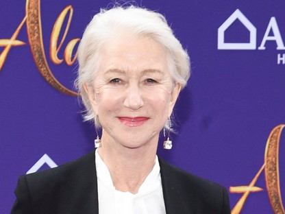 A 73 éves Helen Mirren rózsaszínre festette a haját Cannes-ban