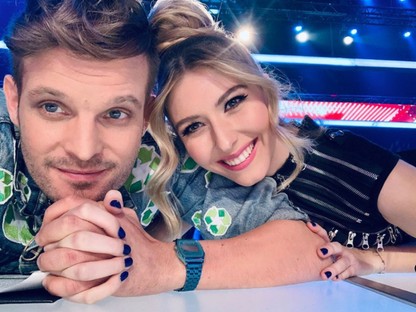 Micsoda szerelem! Puskás Peti dalt írt Dallos Bogiról