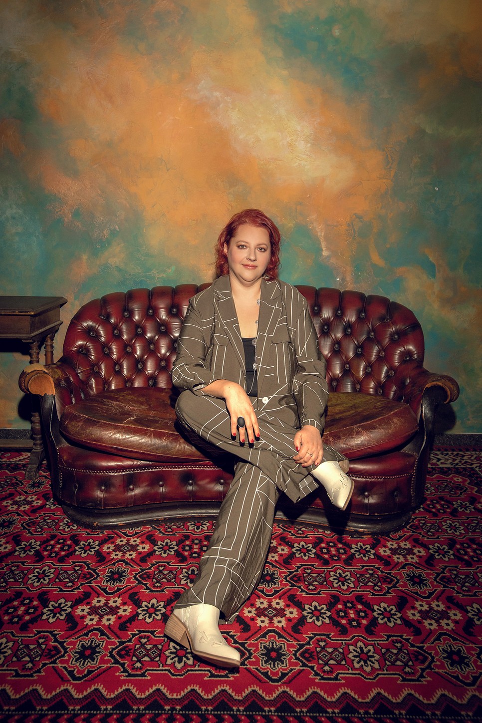 Sokan mondják Szalai Alexandrának, hogy azért szeretik ha ő főz, mert az otthoni ízeket juttatja eszükbe. Top C&A, Nyaklánc PARFOIS, Gyűrű C&A / SIX, Felső és nadrág ZARA, Csizma DEICHMANN