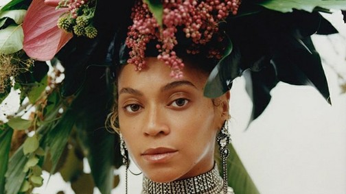 Beyoncé olyat tett a Vogue címlapján, mint még soha senki
