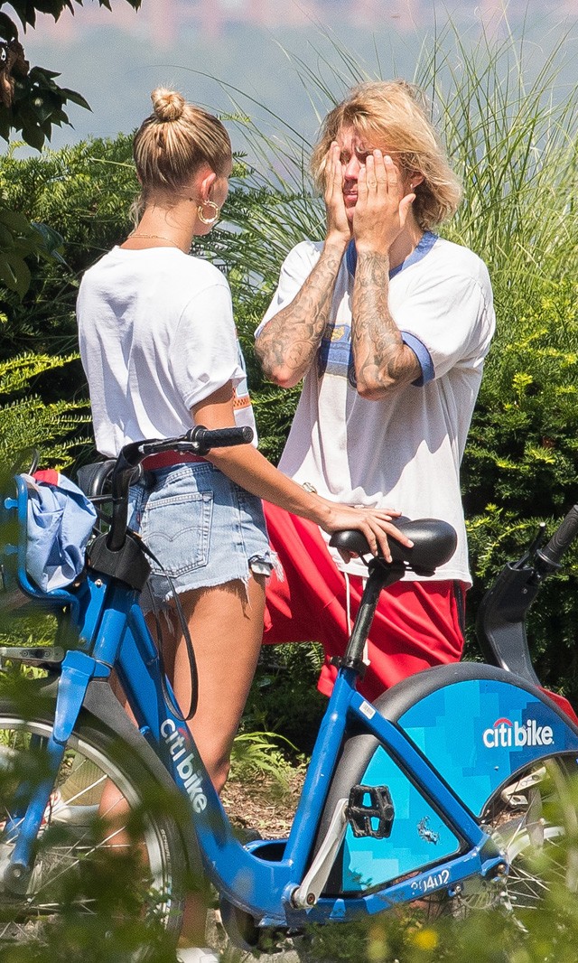 Hailey Baldwin és Justin Bieber
