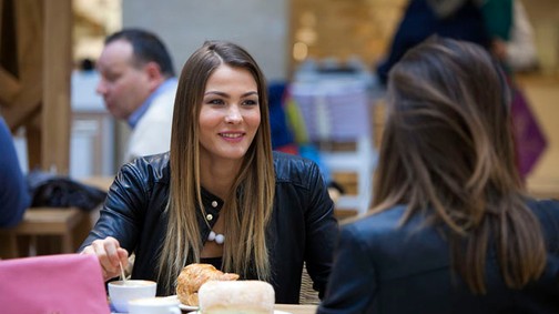 Karakas Hedvig villásreggelivel indította a napot