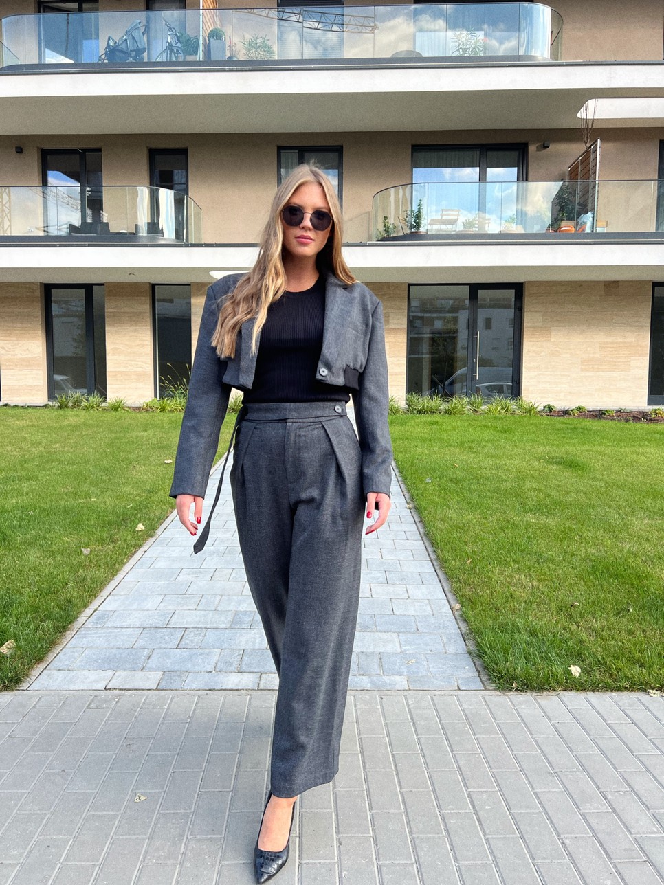 Balogh Eleninek ma több fontos megbeszélése lesz, így még nagy hangsúlyt kap a megjelenés